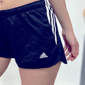 Vtg Adidas running shorts (medium)